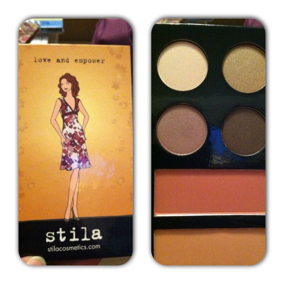 SOLD--New Stila palette.