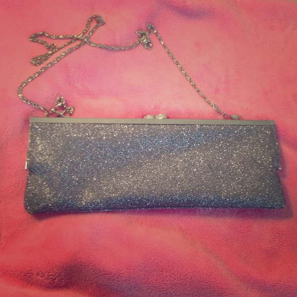 Silver sparkle clutch!