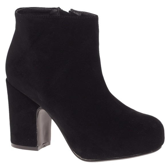 Sold. Bundle. Ankle booties in black suede - Picture 1 of 2