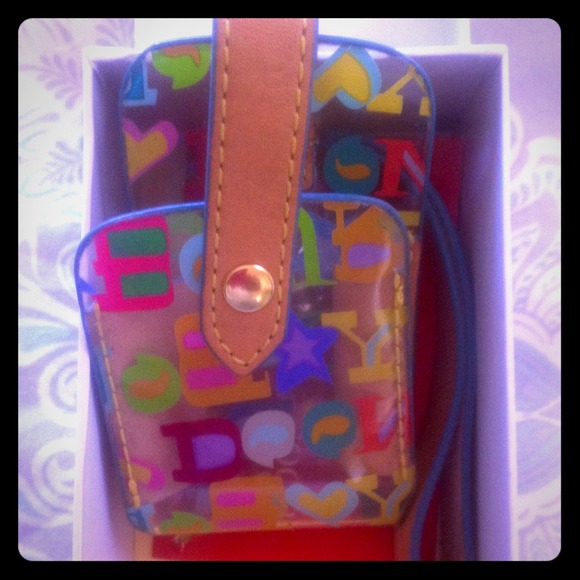 SOLD.       Dooney & Bourke Case