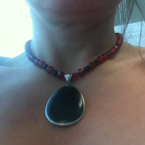 Black and red crustal beads necklace