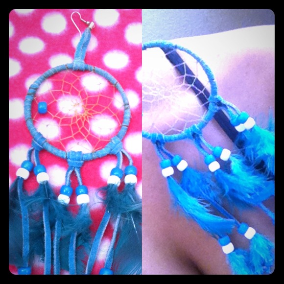 Baby blue dream catcher earring ❤