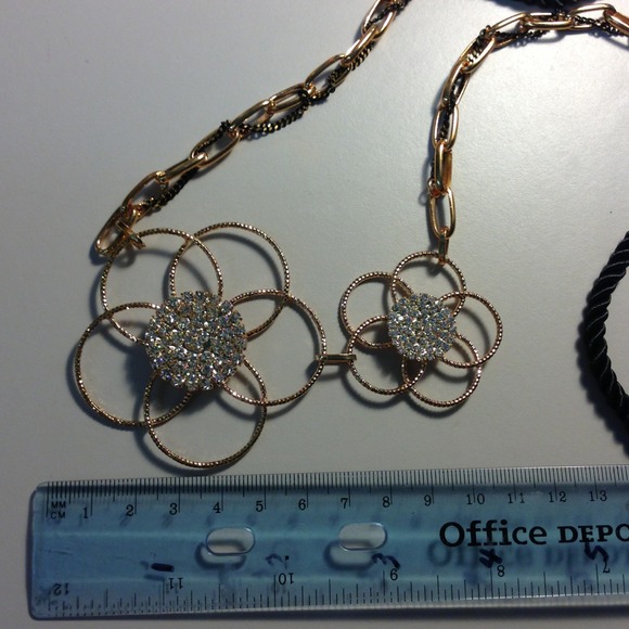 Diamond design necklace with full CZ - Picture 4 of 4