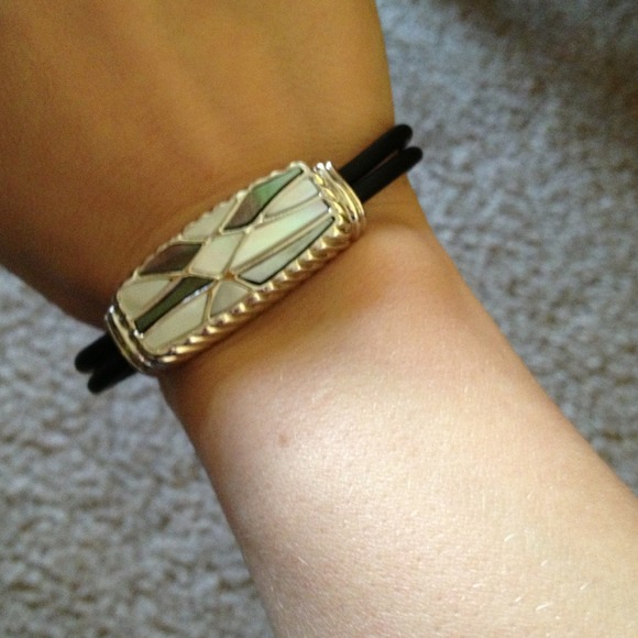 Mosaic Lia Sophia bracelet - Picture 3 of 4