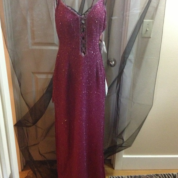 Scala Dresses & Skirts - NEW beaded 🍷gown 🍷SAVE $109 off list 🌷Price