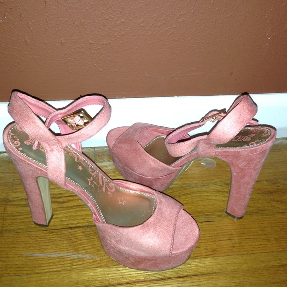 Pink platform