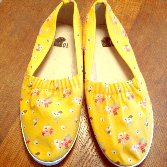 Yellow floral flats