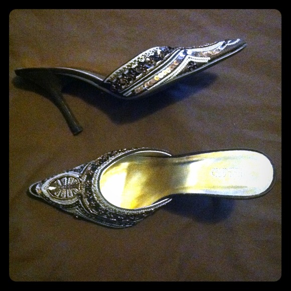Low slip on heels - Picture 1 of 2
