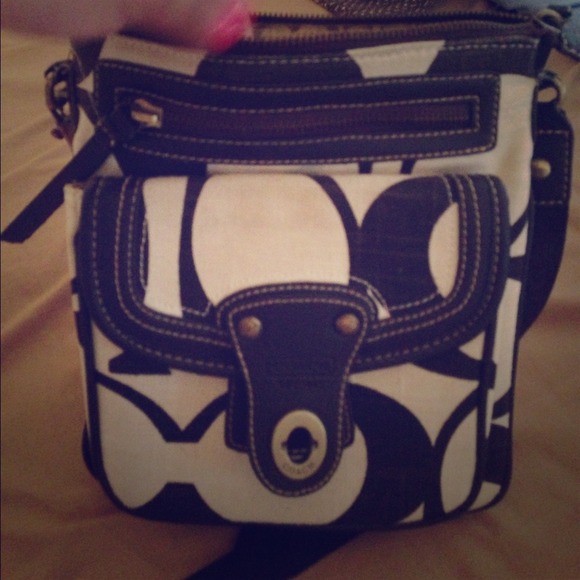 Crossbody coach