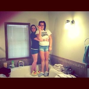 Me n my friend with my new shorts love emm(;
