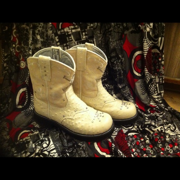 Fatbaby cowboy boots white size 7; like new