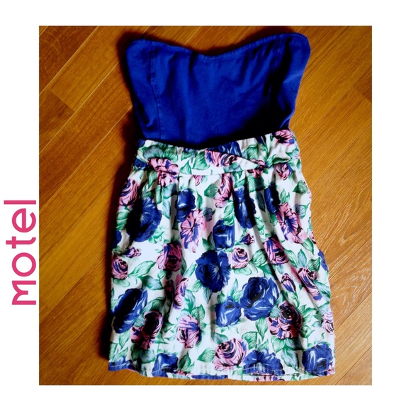 Motel Rocks Dresses & Skirts - ⬇Motel || Rose Peplum Dress