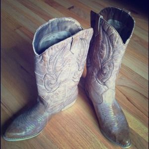 Gaucho cowboy boots!
