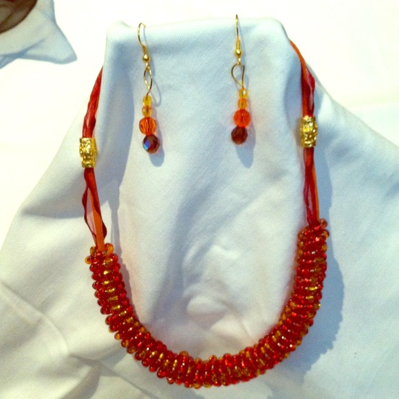 NWOT  Chocker with Matching Earrings