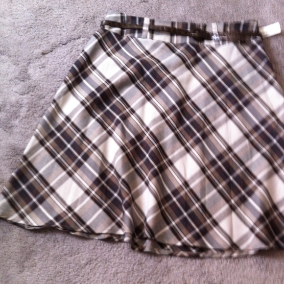 Brown plaid skirt