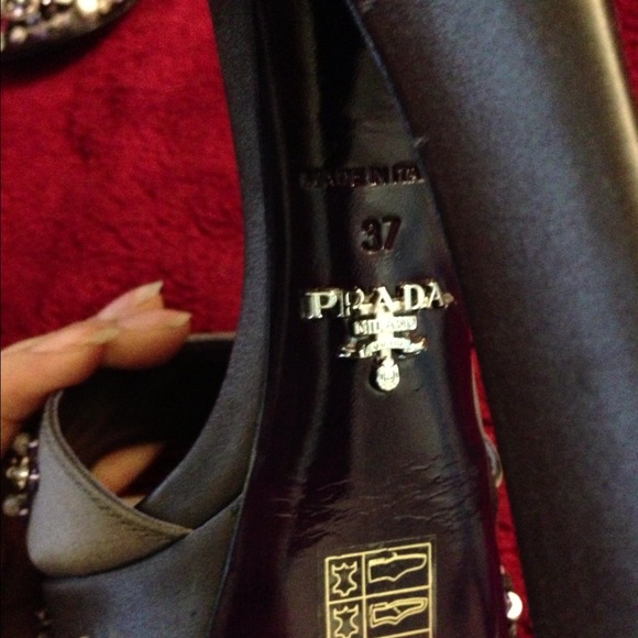 💋Decided to keep💋Authentic Prada - Picture 4 of 4