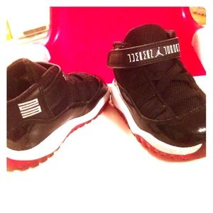 Bred 11 infant size 6 Jordan sneakers (2012)