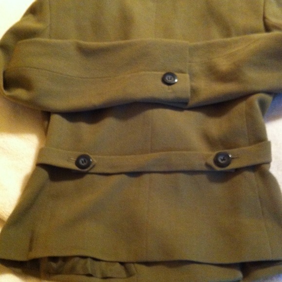 ❤REDUCED❤Ann Taylor jacket. Worn once!!! PERFECT ! - Picture 3 of 3
