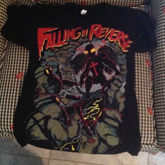 Falling In Reverse T-shirt - Picture 2 of 2