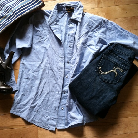 Button up - Picture 3 of 3