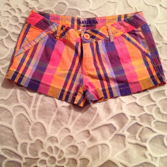 Price✂Size 5 shorts