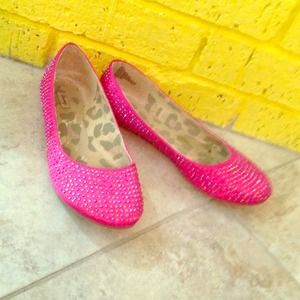 Pink flats