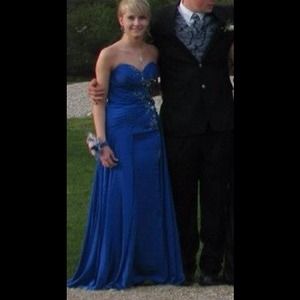 Size 4 Tony Bowls prom dress