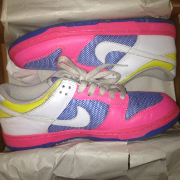 Nike dunk low size 7