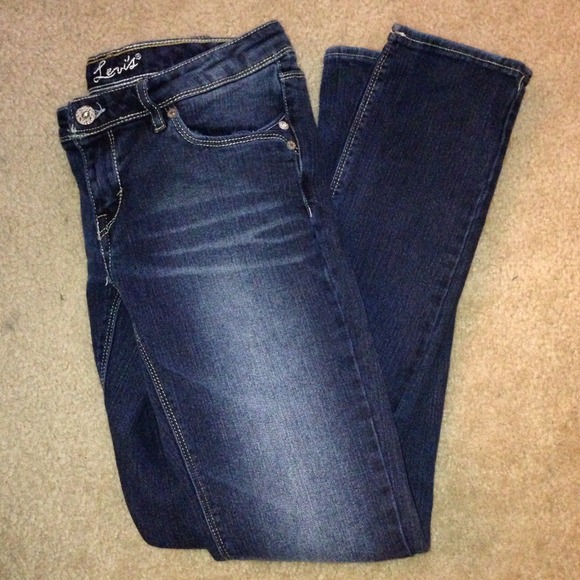 %Levi's skinny jeans