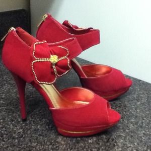 Dynamite heels a piece you won't forget