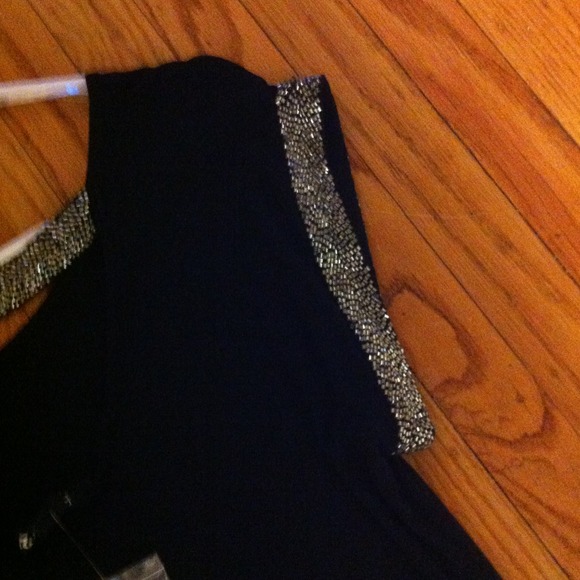 🚨 SOLD 🚨Short Length Dress - Picture 3 of 4