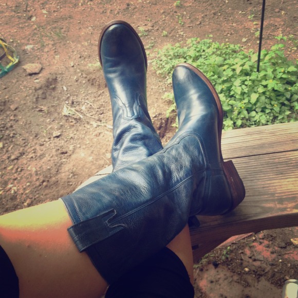 Frye Shoes - Frye Carson Pull On Boots