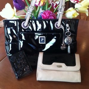 Newly reduced ⚡⚡Grace Adele purse, clutch set