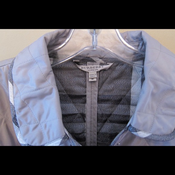 Gifted to my Mom :) Burberry jacket authentic - Picture 2 of 4