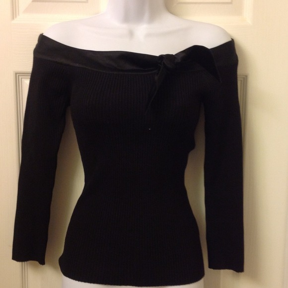 Adorable black ribbed bebe sweater