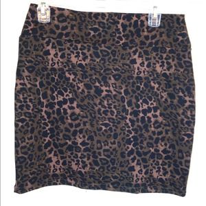 Leopard print stretch skirt