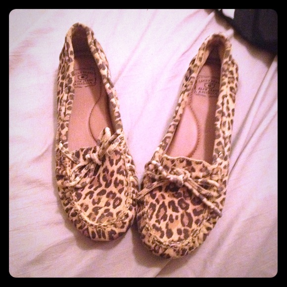 Very cute lucky brand flats (cheetah)