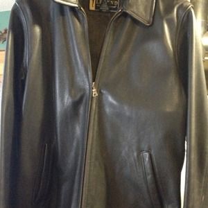 Women's size L Eddie Bauer "Stine" leather jacket.