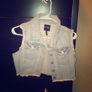 Light jean vest