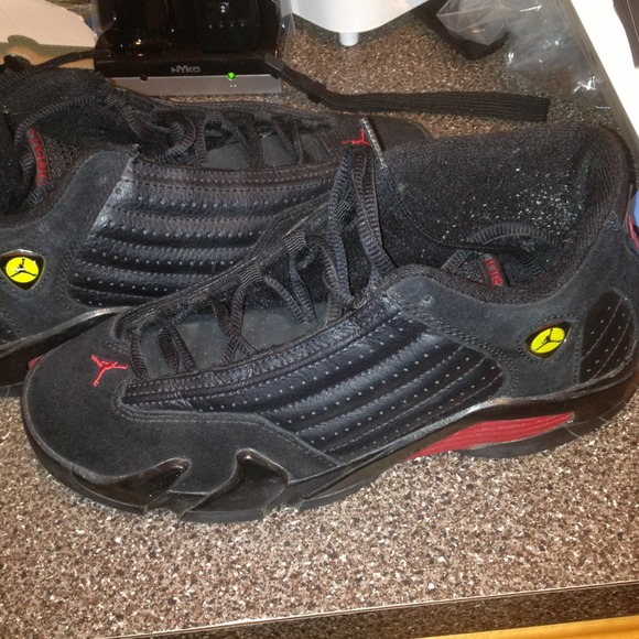 Jordan sneakers size  6 boys