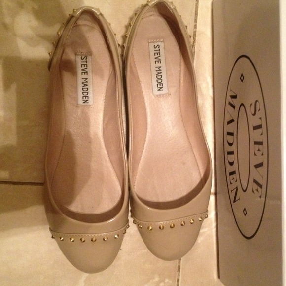 Gold spiked Steve Madden flats sz 8💜 - Picture 2 of 4