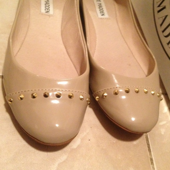 Gold spiked Steve Madden flats sz 8💜 - Picture 3 of 4