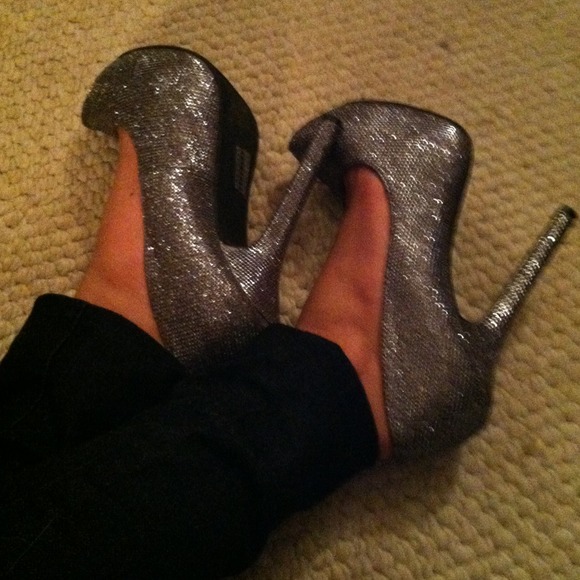 Silver sparkle 4.5 inch heel - Picture 3 of 3
