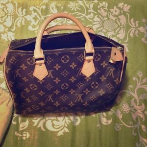Imitation Louis Vuitton speedy bag