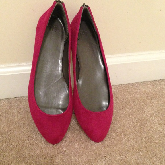 Cute pink Gap shoes**SOLD***