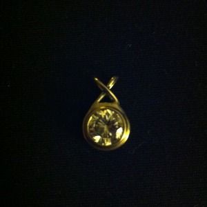 Beautiful CZ Silpada pendant.