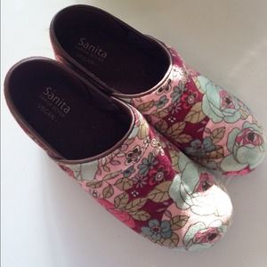 Sanita (like dansko) clogs - floral print