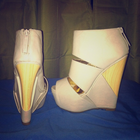 **SOLD**Off white & wood wedges