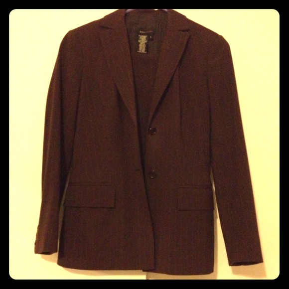 ❌Reduced❌Brown BCBG MaxAzria pinstriped suit.