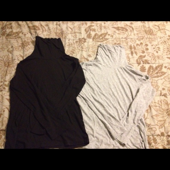 2 Old Navy turtle neck shirts. - Picture 1 of 2